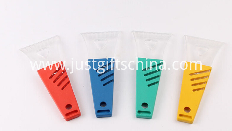 Custom Imprinted Plastic Ice Scraper - 18cm (2) Custom Imprinted Plastic Ice Scraper - 18cm (2)
